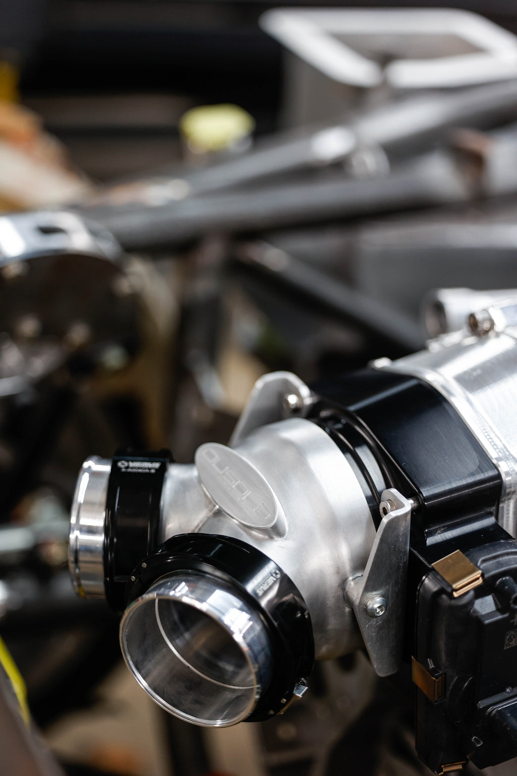 Billet 'Y' with dual 2.5" Inlets for 4" Throttle Body